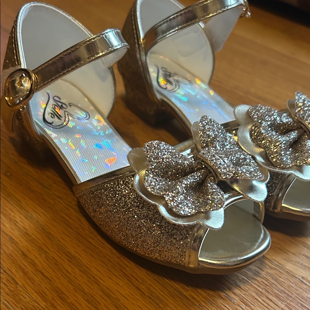 Stylish Gold Kids Shoes with Glitter Bow - Picture 2 of 5